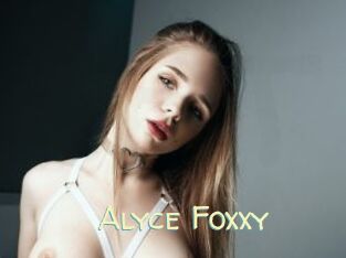 Alyce_Foxxy