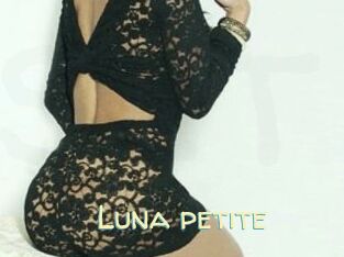 Luna_petite