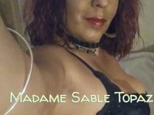 Madame_Sable_Topaz