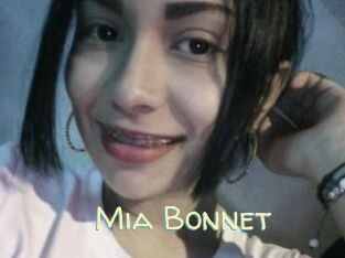 Mia_Bonnet