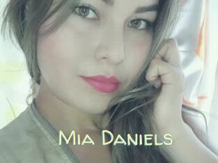Mia_Daniels