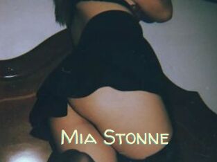 Mia_Stonne