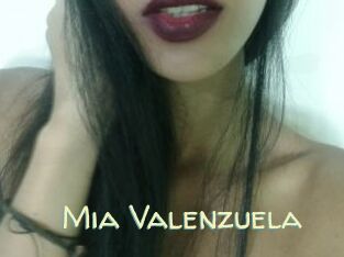 Mia_Valenzuela