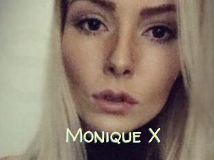 Monique_X