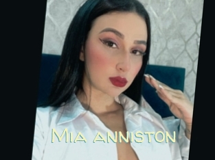 Mia_anniston