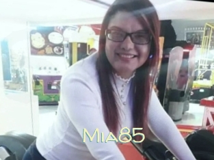 Mia85
