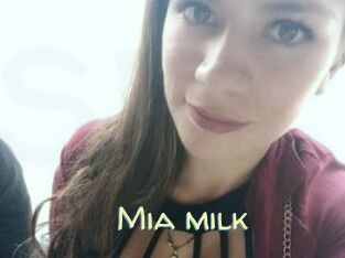 Mia_milk