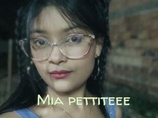Mia_pettiteee