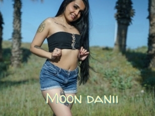 Moon_danii
