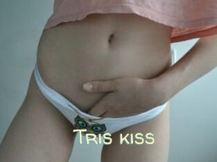 Tris_kiss