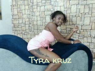 Tyra_kruz